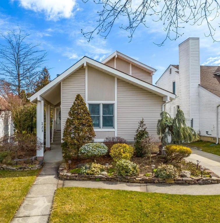 Unit for sale at 123 End Place, StatenIsland, NY 10312