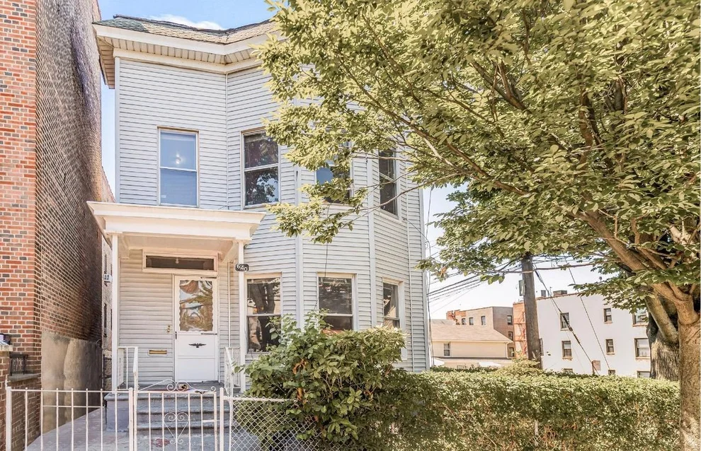 Unit for sale at 640 E 219TH Street, Bronx, NY 10467