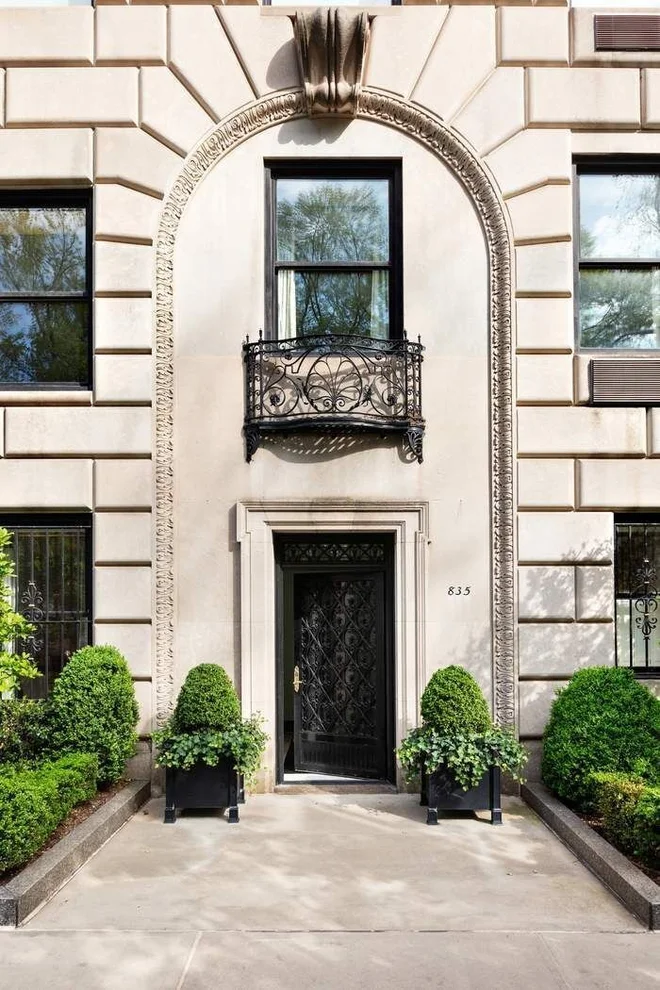 Unit for sale at 834 Fifth Avenue, Manhattan, NY 10065