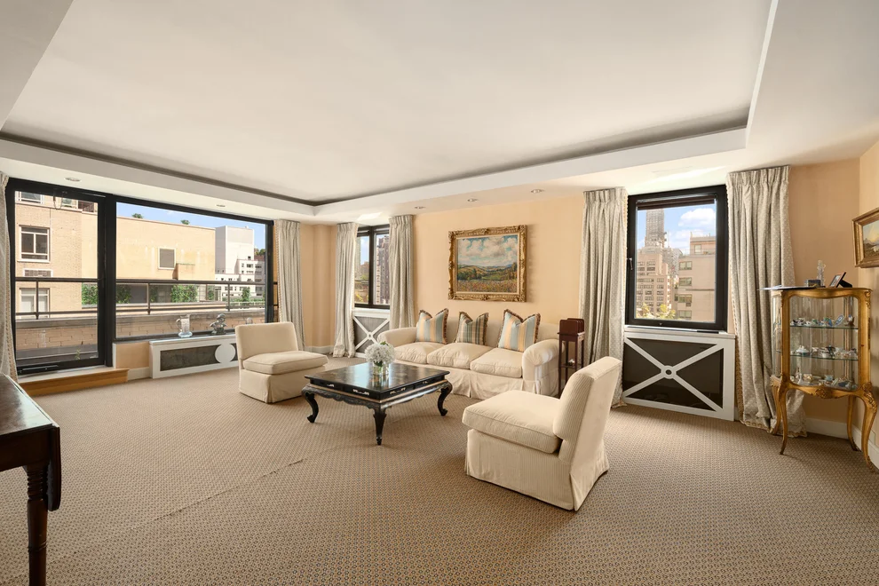 Unit for sale at 860 5TH Avenue, Manhattan, NY 10065