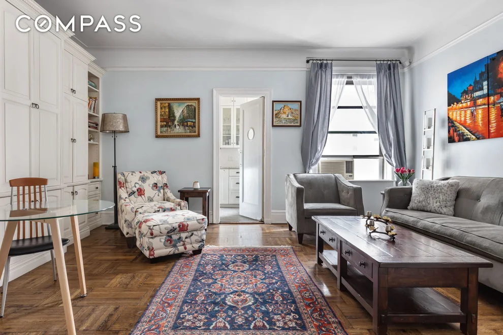 Unit for sale at 176 W 87th Street, Manhattan, NY 10024
