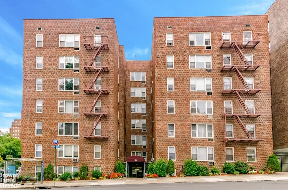 Unit for sale at 91 VAN CORTLANDT Avenue W, Bronx, NY 10463