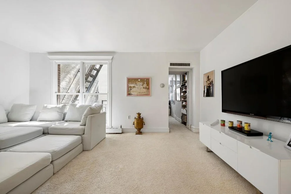 Unit for sale at 18 E 63RD Street, Manhattan, NY 10065