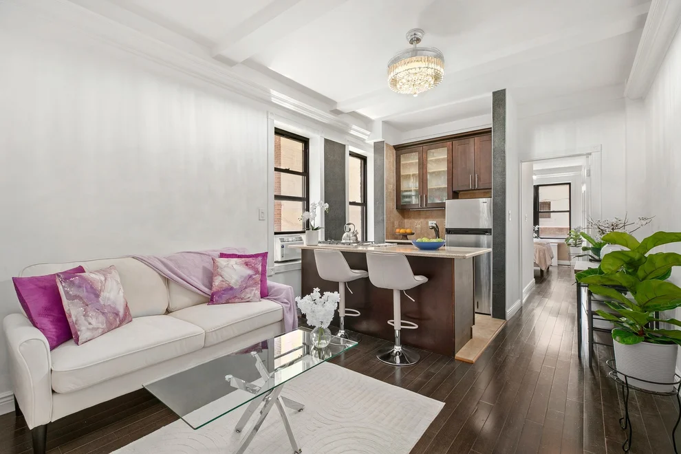 Unit for sale at 116 W 72ND Street, Manhattan, NY 10023