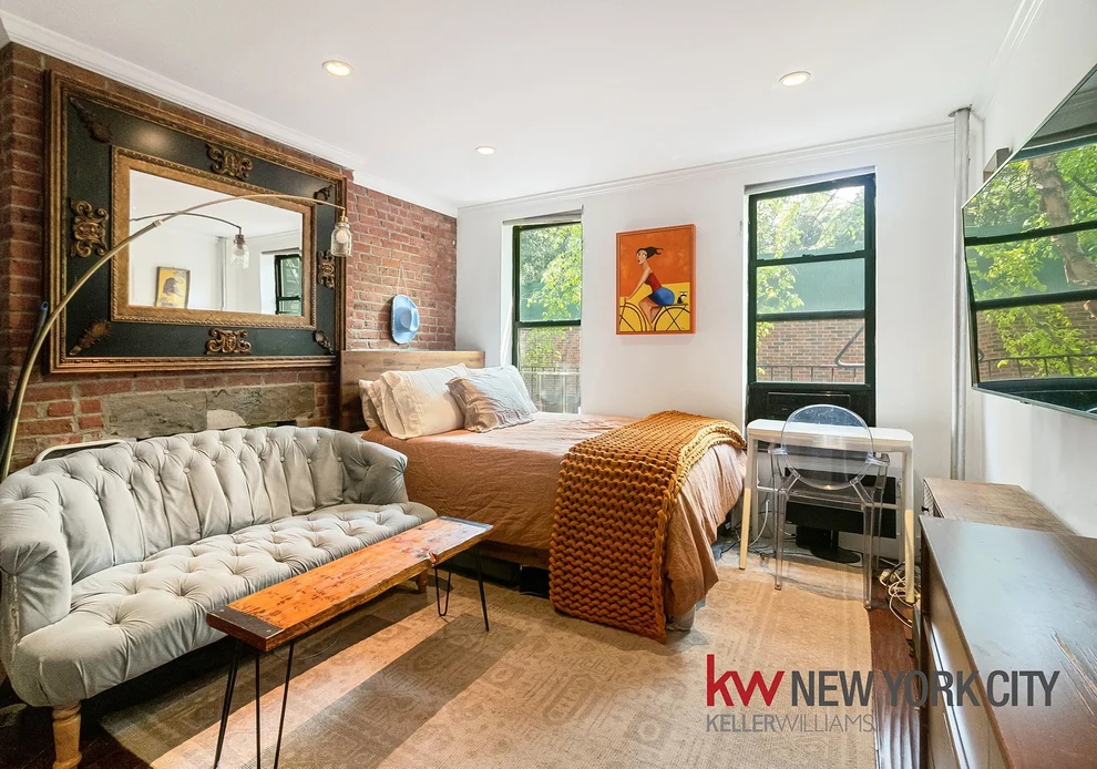 Unit for sale at 88 Horatio Street, Manhattan, NY 10014