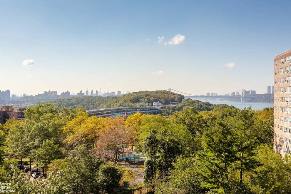 Unit for sale at 735 KAPPOCK Street, Bronx, NY 10463