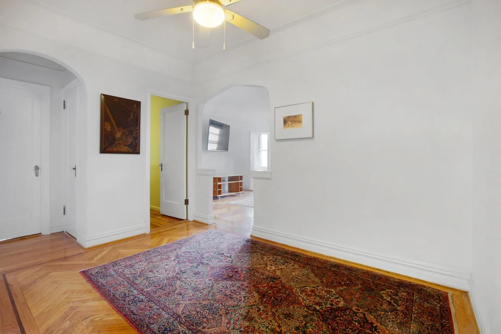 Unit for sale at 687 W 204th Street, Manhattan, NY 10034