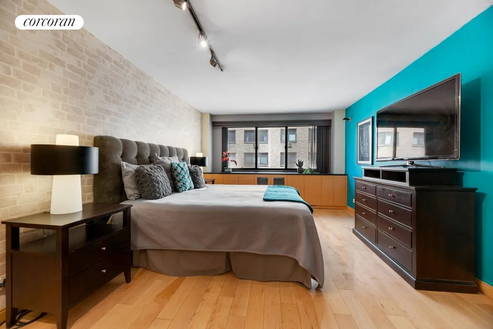 Unit for sale at 16 W 16TH Street, Manhattan, NY 10011