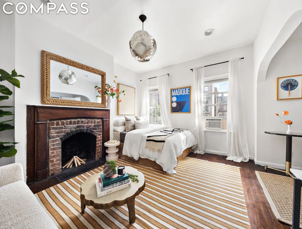 Unit for sale at 118 Perry Street, Manhattan, NY 10014