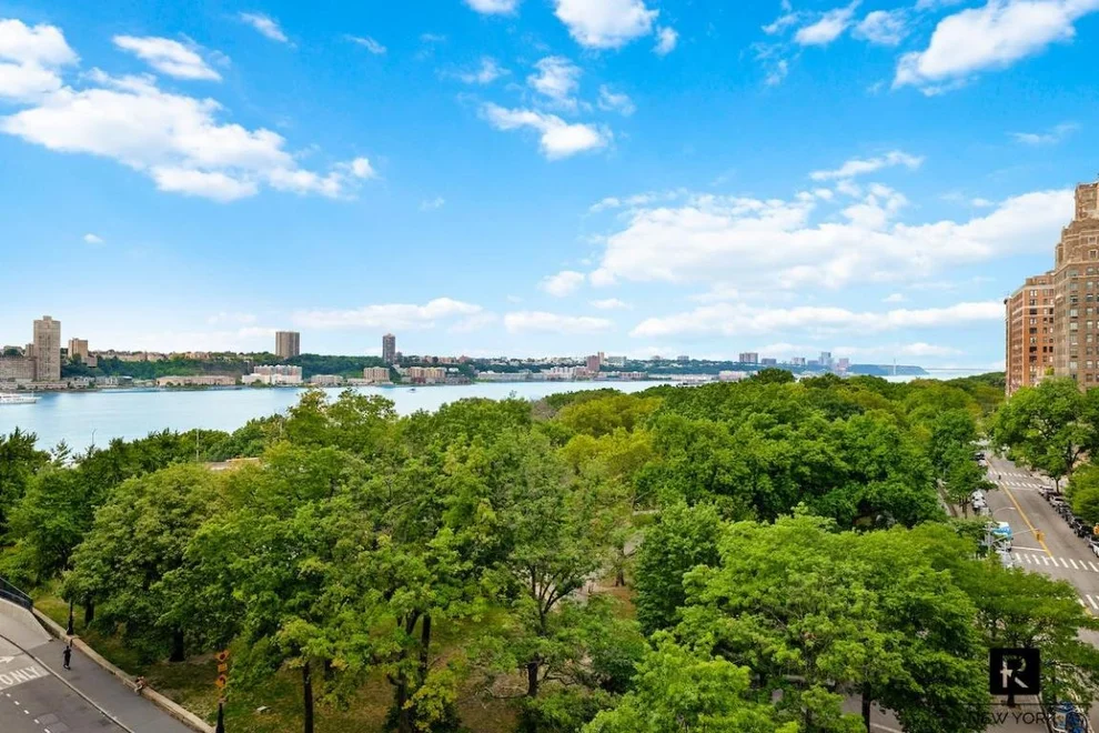 Unit for sale at 330 W 72nd Street, Manhattan, NY 10023