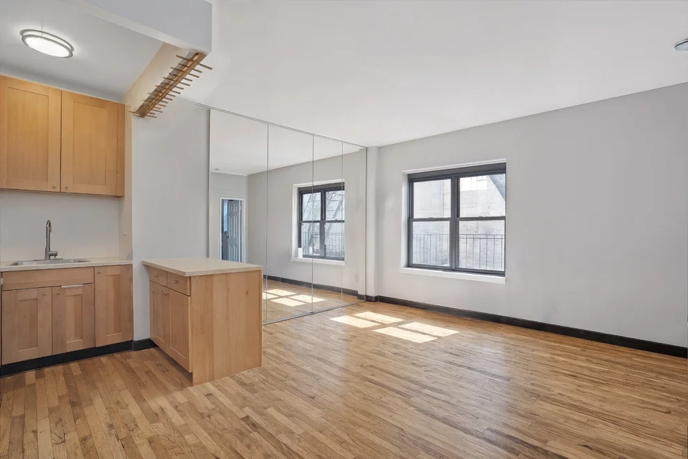 Unit for sale at 160 E 91st Street, Manhattan, NY 10128