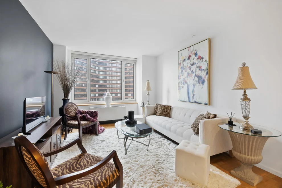 Unit for sale at 635 W 42ND Street, Manhattan, NY 10036