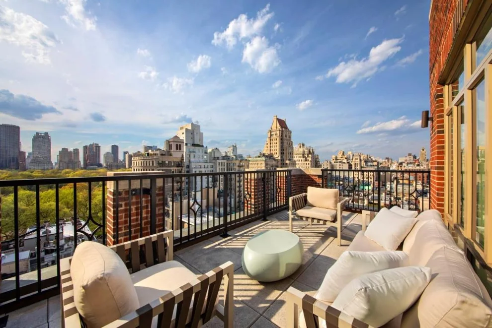Unit for sale at 21 E 61st Street, Manhattan, NY 10065