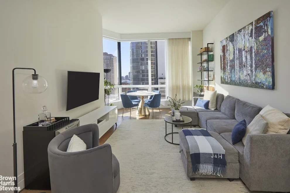 Unit for sale at 77 GREENWICH Street, Manhattan, NY 10006