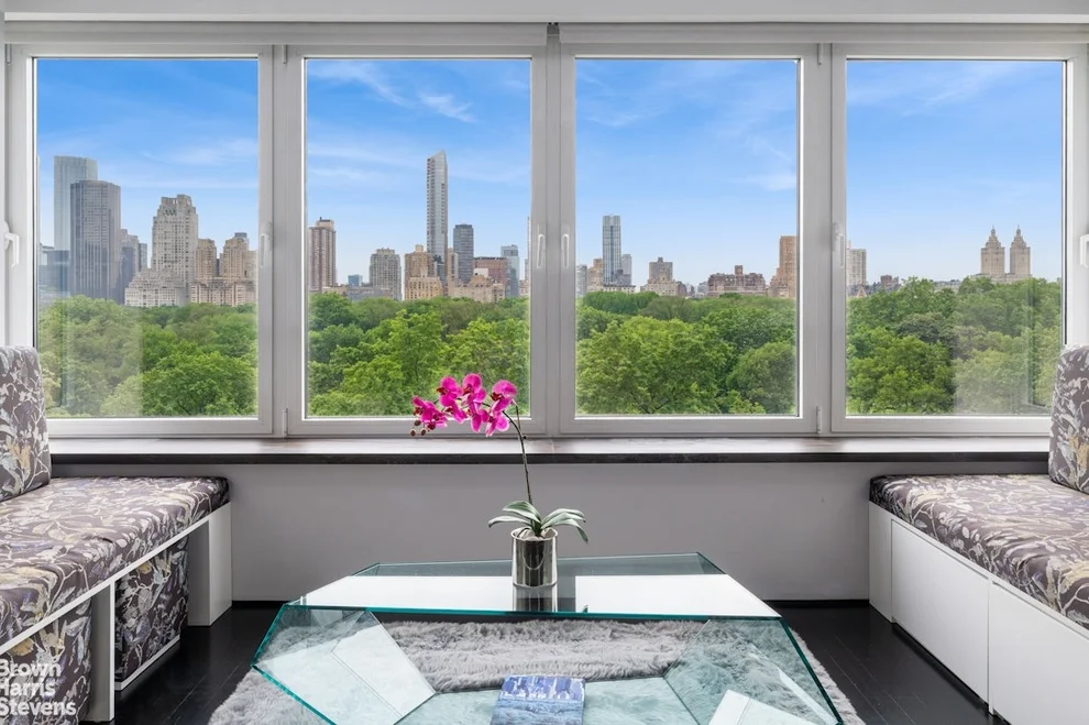 Unit for sale at 860 5TH Avenue, Manhattan, NY 10065