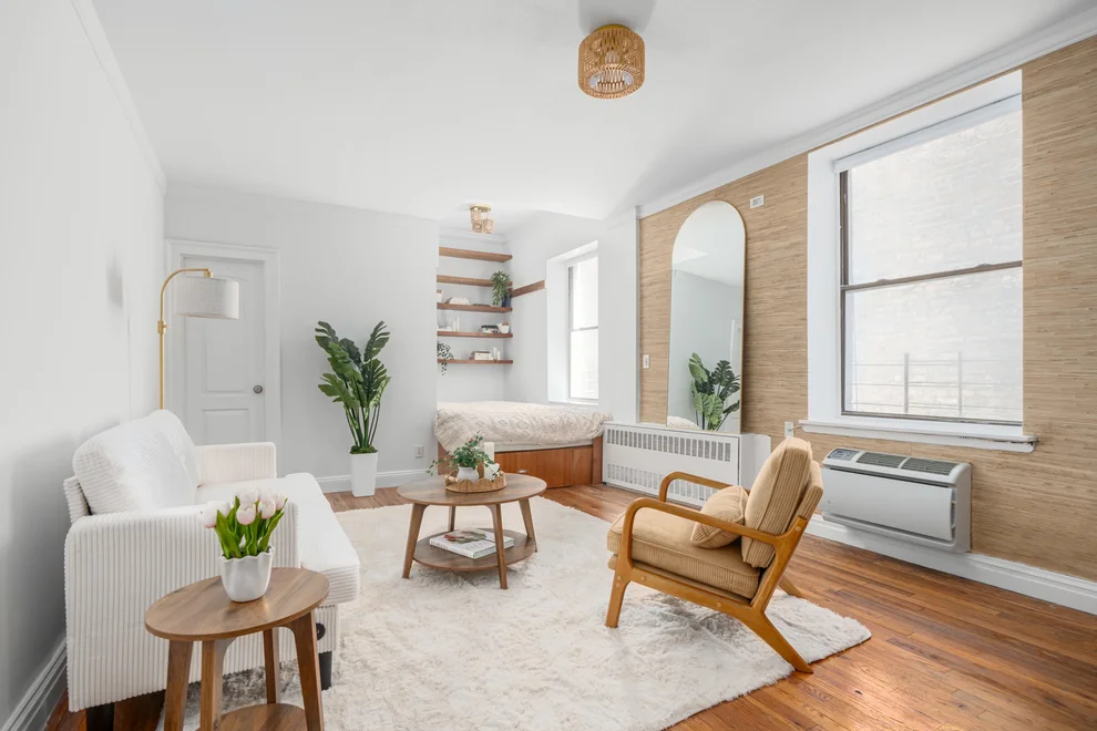 Unit for sale at 32 W 40TH Street, Manhattan, NY 10018