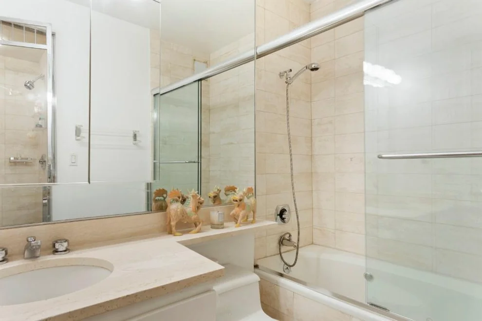 Unit for sale at 200 E 61st Street, Manhattan, NY 10065