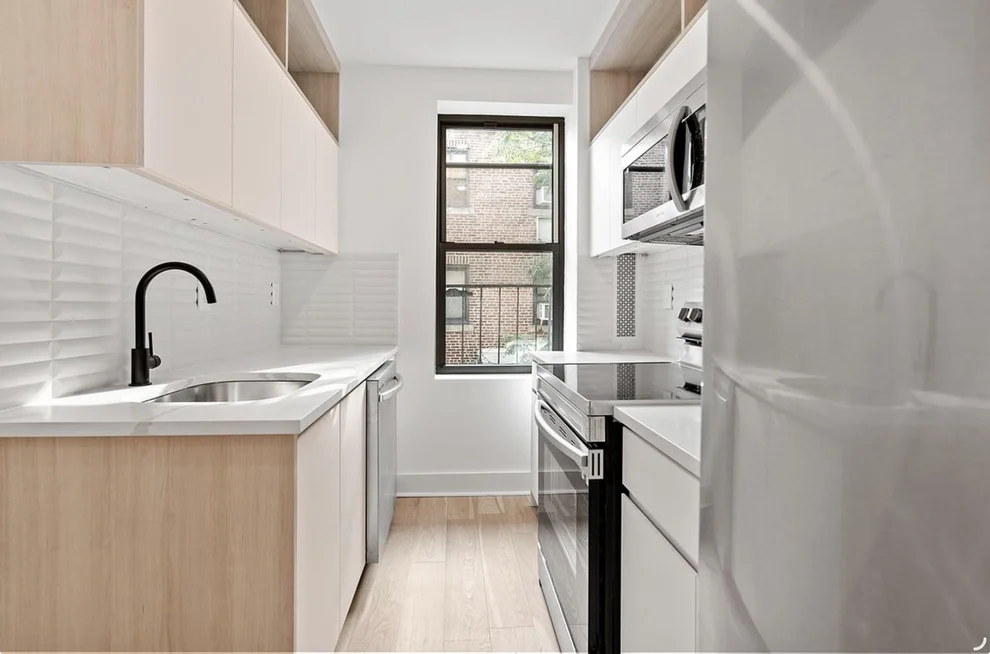 Unit for sale at 86 Thayer Street, Manhattan, NY 10040