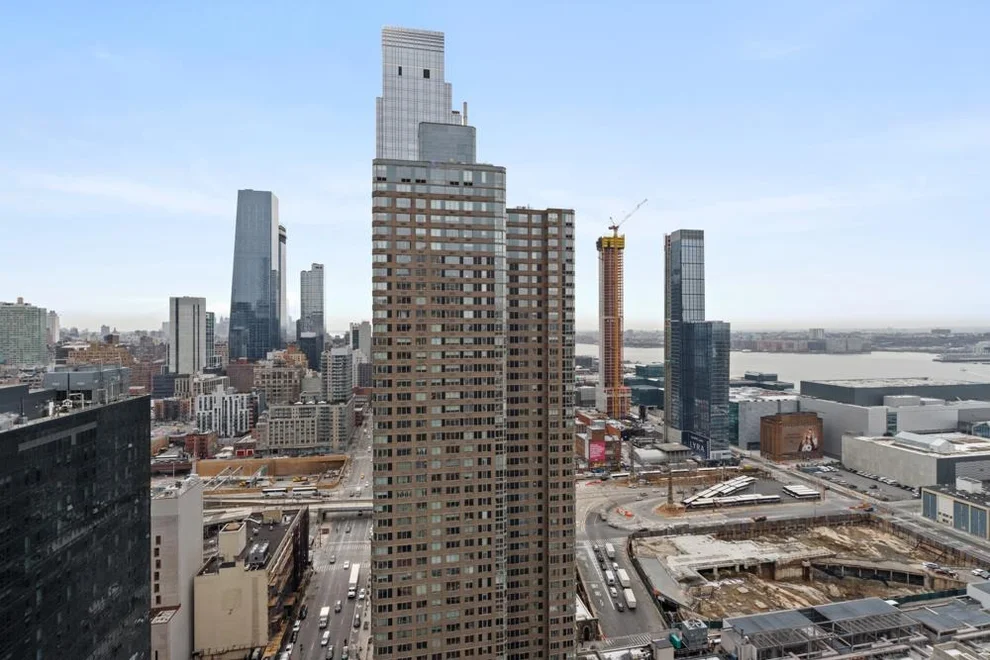 Unit for sale at 500 W 43rd Street, Manhattan, NY 10036