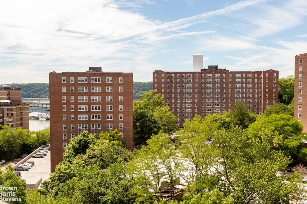 Unit for sale at 555 KAPPOCK Street, Bronx, NY 10463