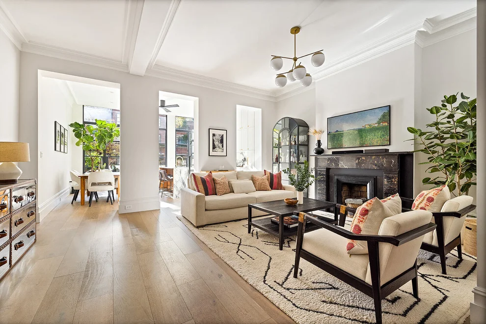 Unit for sale at 42 King Street, Manhattan, NY 10014