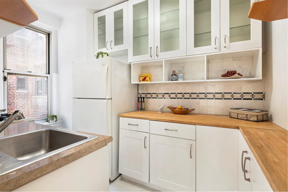 Unit for sale at 585 W 214TH Street, Manhattan, NY 10034