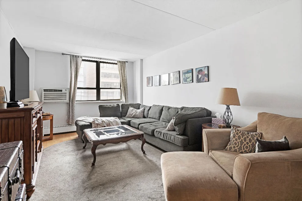 Unit for sale at 220 Manhattan Avenue, Manhattan, NY 10025