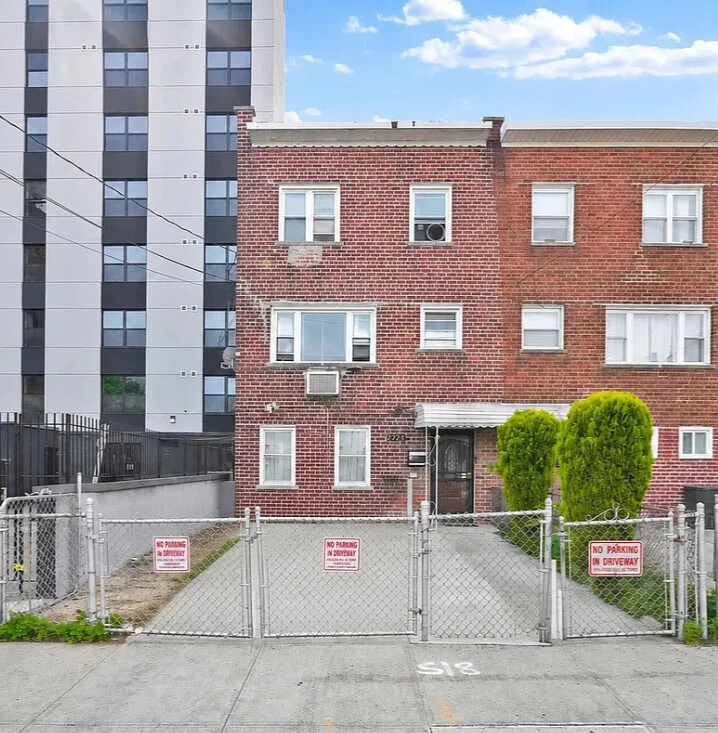 Unit for sale at 2723 COLDEN Avenue, Bronx, NY 10469