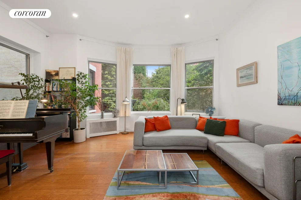 Unit for sale at 18 W 90TH Street, Manhattan, NY 10024