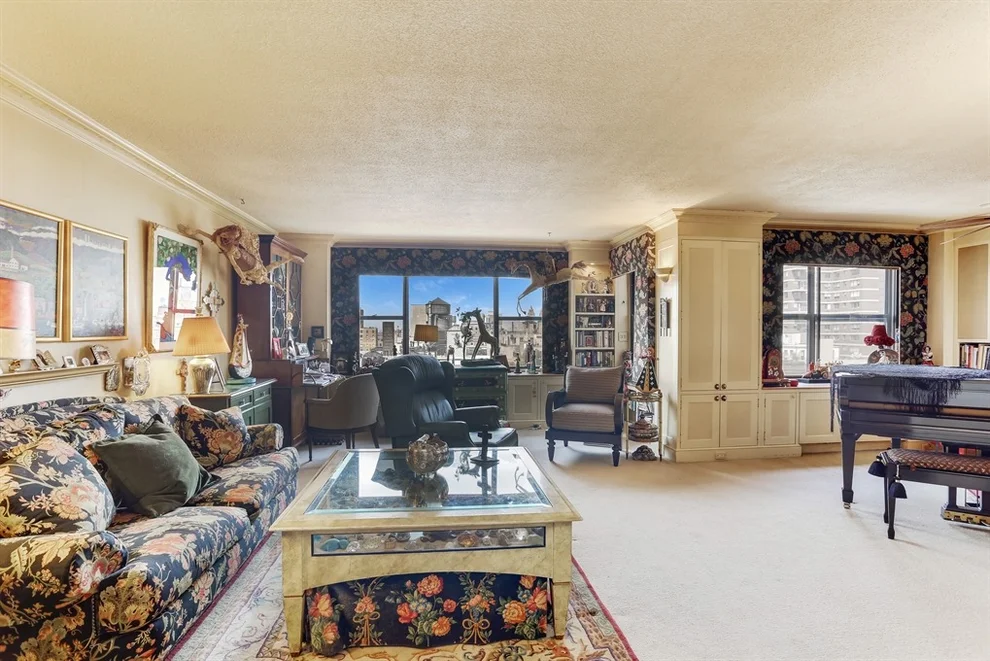 Unit for sale at 1065 Park Avenue, Manhattan, NY 10128