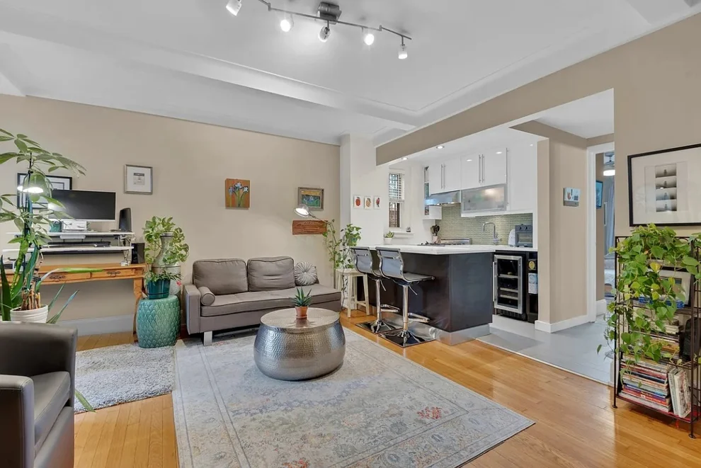 Unit for sale at 304 W 75TH Street, Manhattan, NY 10023