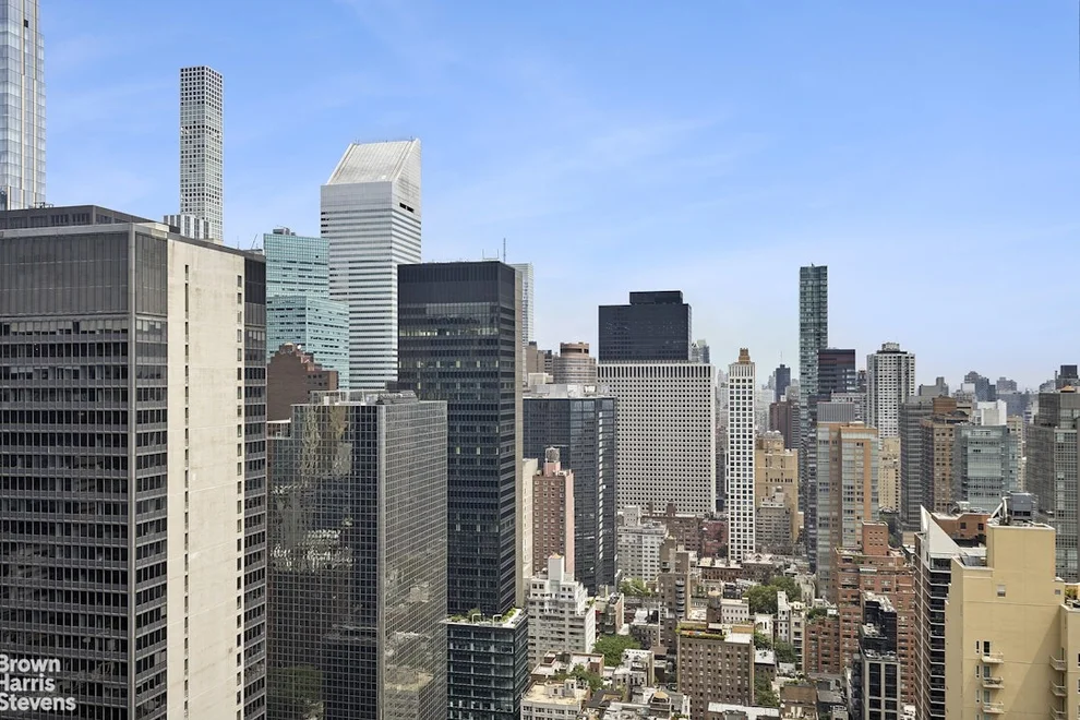 Unit for sale at 236 E 47TH Street, Manhattan, NY 10017