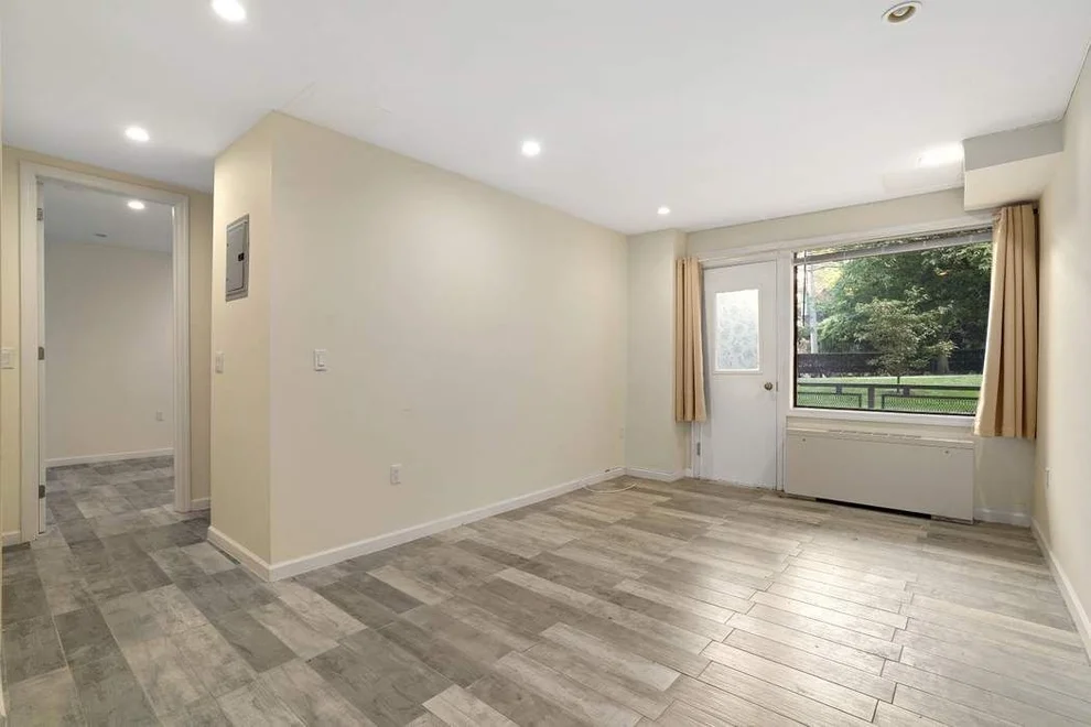 Unit for sale at 4901 HENRY HUDSON Parkway, Bronx, NY 10471