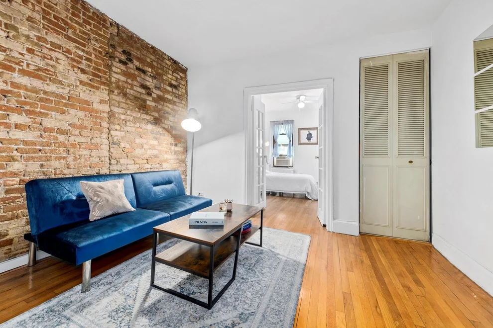 Unit for sale at 215 E 88TH Street, Manhattan, NY 10128
