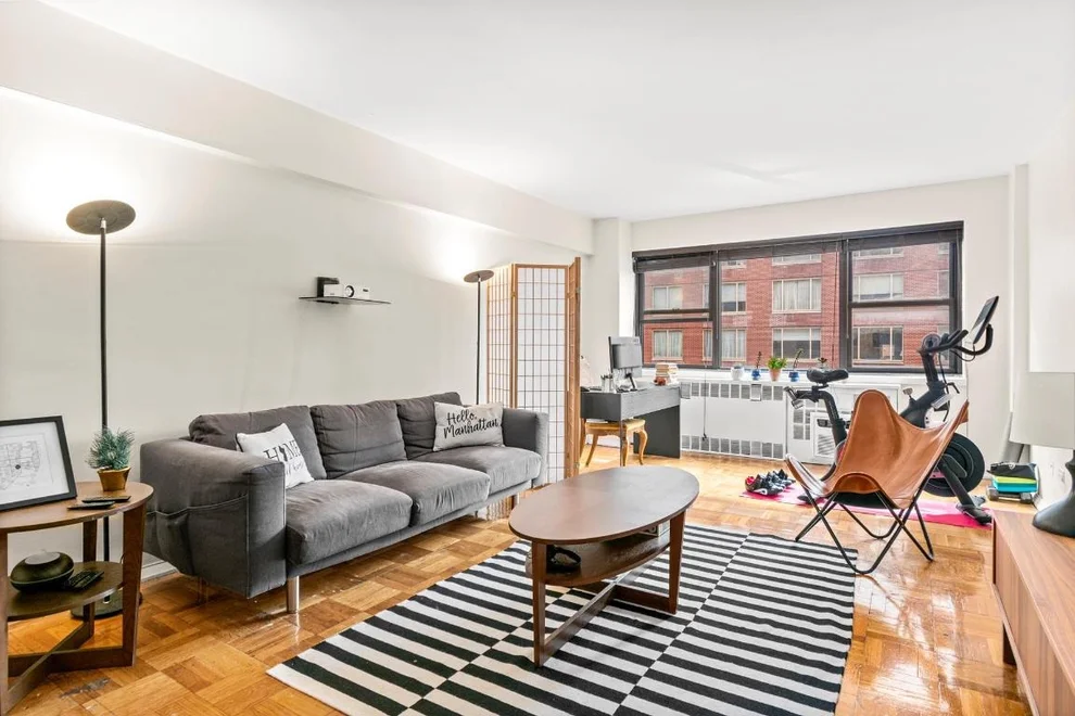 Unit for sale at 305 E 72nd Street, Manhattan, NY 10021