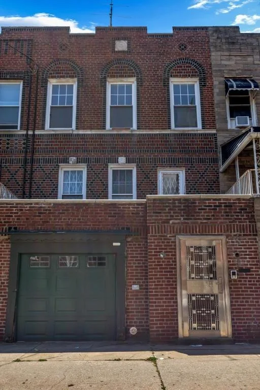 Unit for sale at 404 Hawthorne Street, Brooklyn, NY 11203