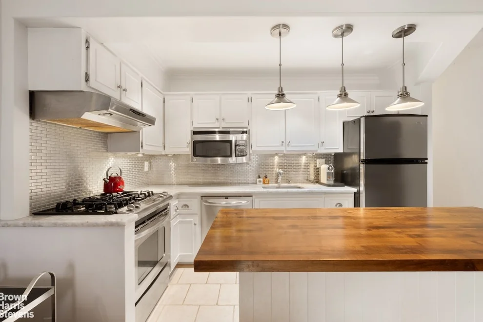 Unit for sale at 260 W 10TH Street, Manhattan, NY 10014
