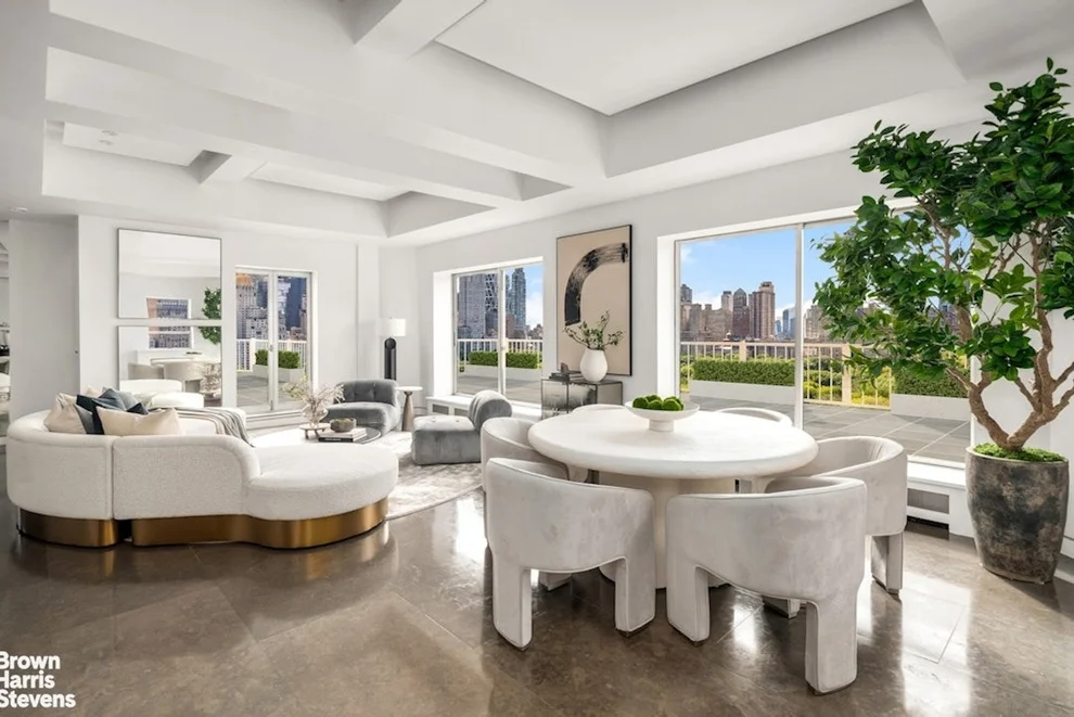 Unit for sale at 880 5TH Avenue, Manhattan, NY 10021