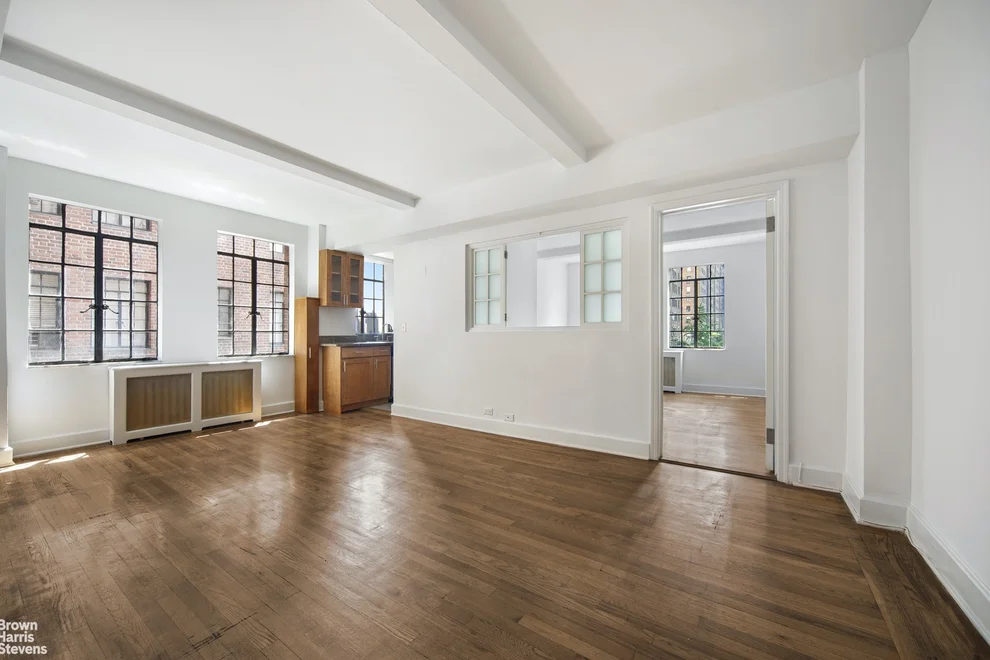 Unit for sale at 333 E 43RD Street, Manhattan, NY 10017