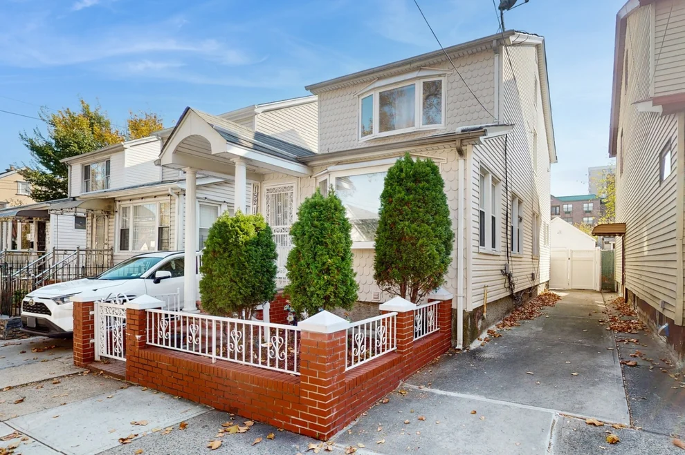 Unit for sale at 152-14 79TH Avenue, Queens, NY 11367