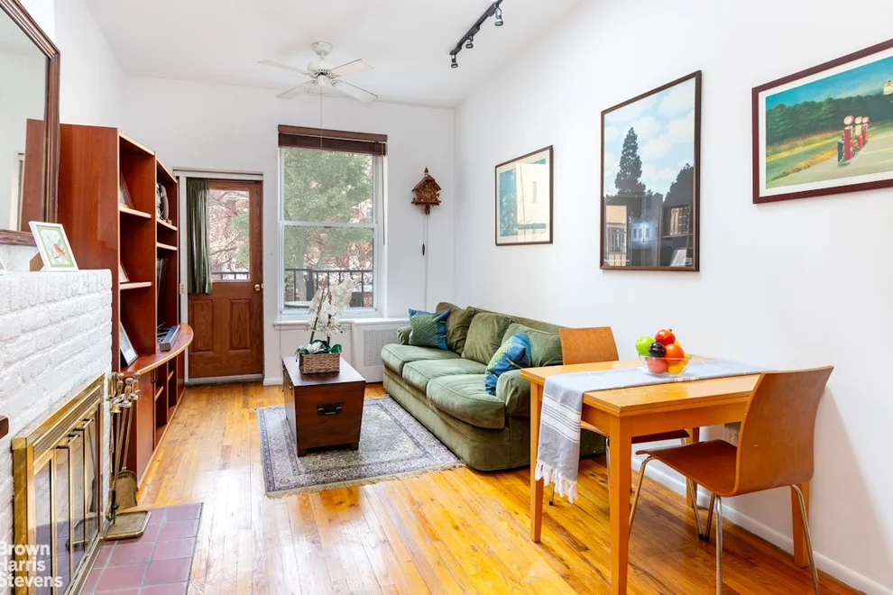Unit for sale at 304 W 88TH Street, Manhattan, NY 10024