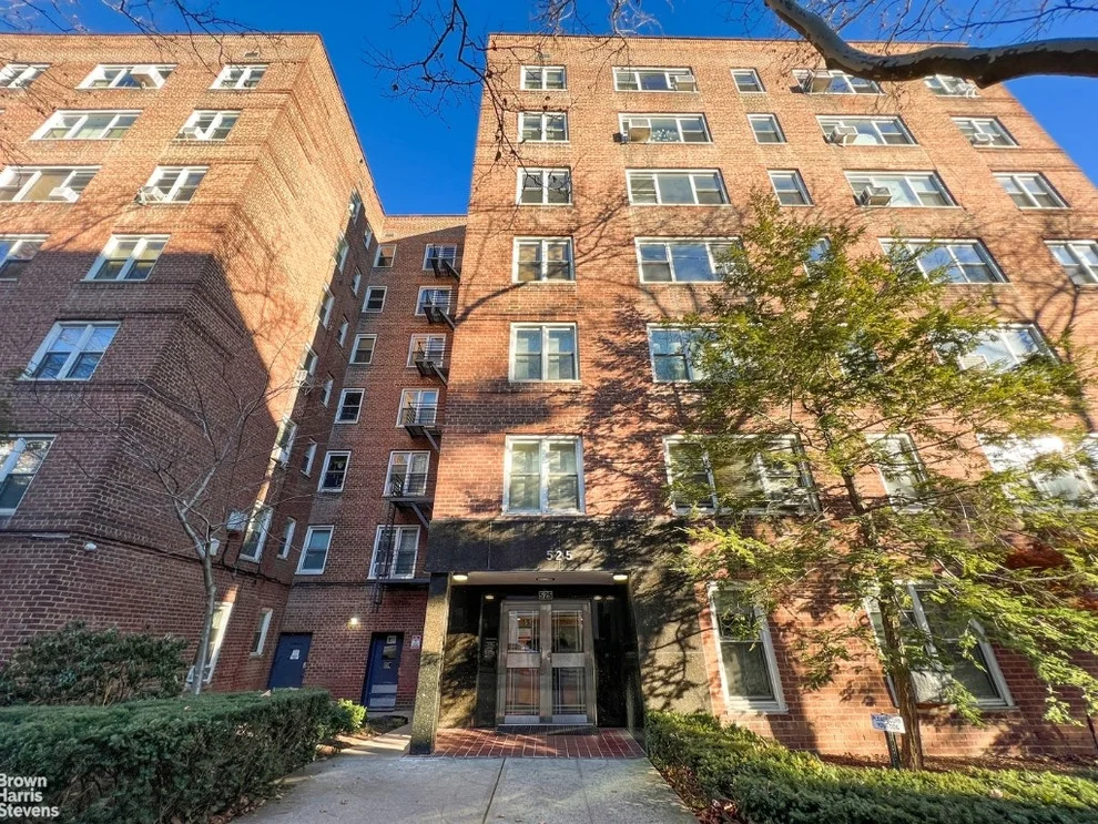 Unit for sale at 525 W 236TH Street, Bronx, NY 10463