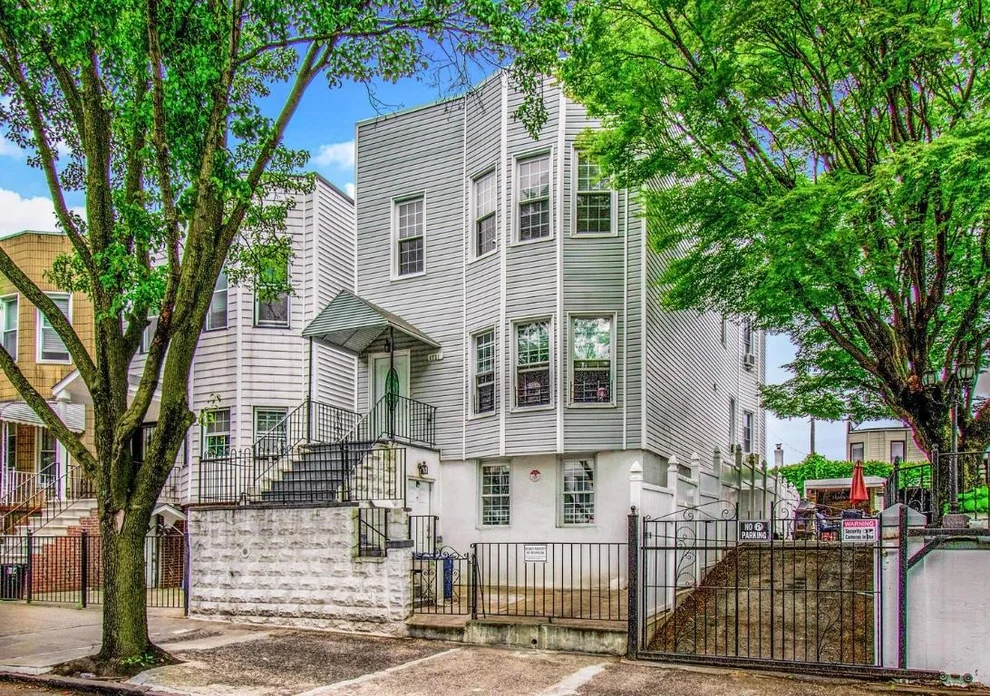 Unit for sale at 1731 HOLLAND Avenue, Bronx, NY 10462