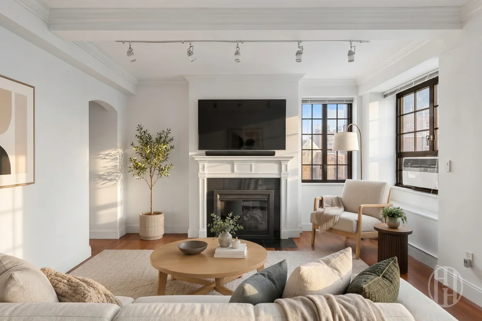 Unit for sale at 211 E 35th Street, Manhattan, NY 10016