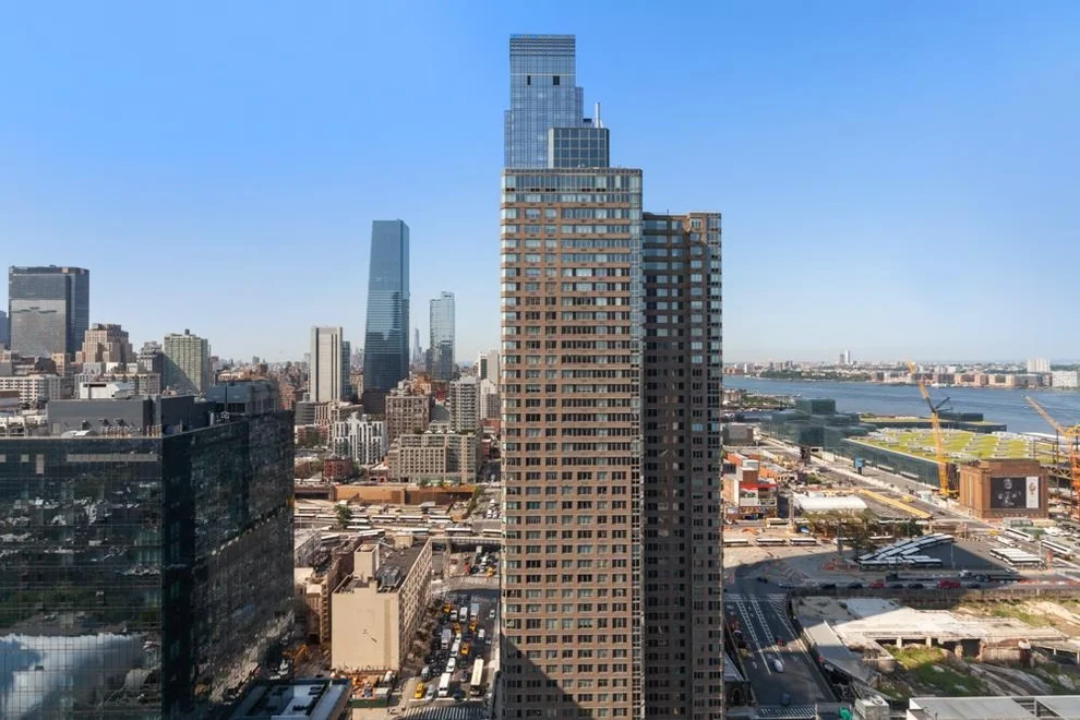 Unit for sale at 500 W 43rd Street, Manhattan, NY 10036