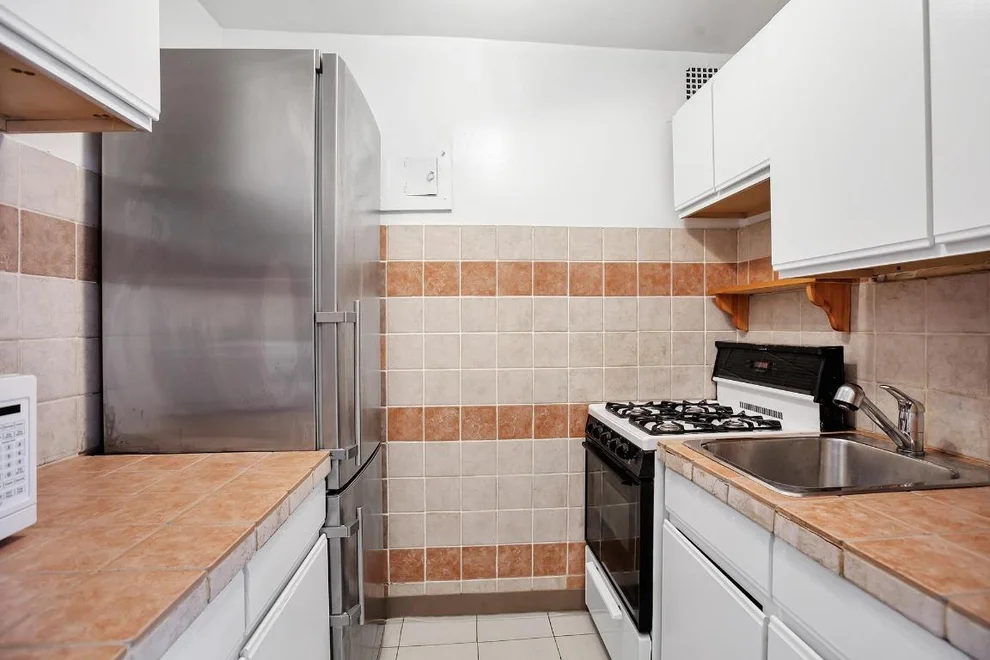 Unit for sale at 225 E 36TH Street, Manhattan, NY 10016
