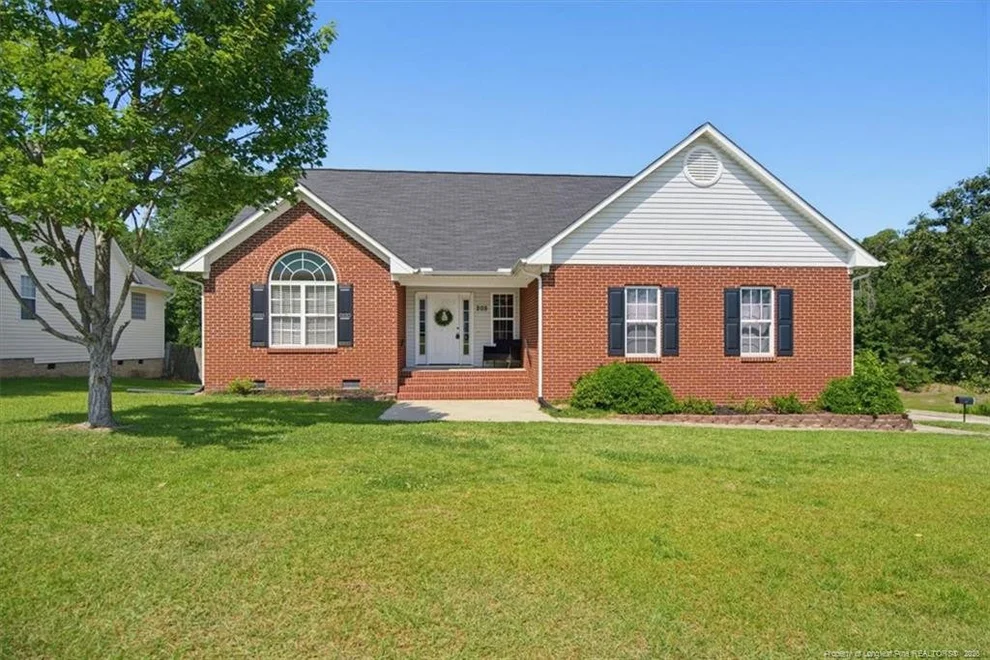 Unit for sale at 205 Woodland Drive, Raeford, NC 28376