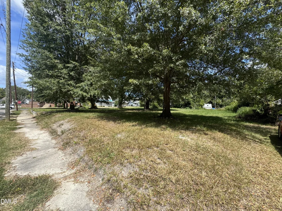 Unit for sale at 212 Hamilton Street, Henderson, NC 27536