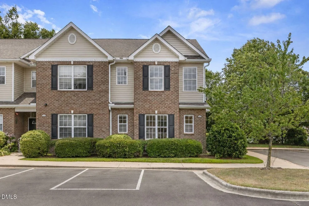 Unit for sale at 352 E Willhaven Drive, Fuquay Varina, NC 27526