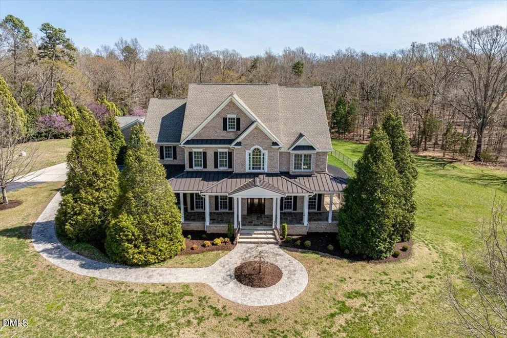 Unit for sale at 1101 Walnut Hill, Hillsborough, NC 27278